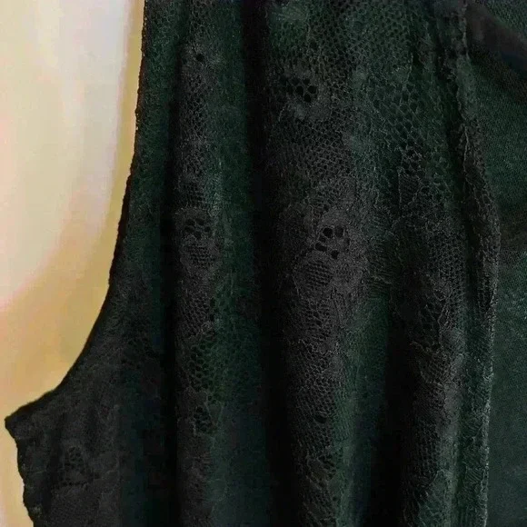 Torrid Sleeveless Lace V-Neck Bodysuit - Picture 4 of 8